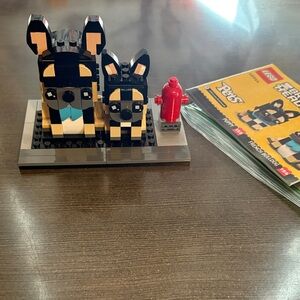 LEGO BrickHeadz French Bulldog Duo with Red Hydrant